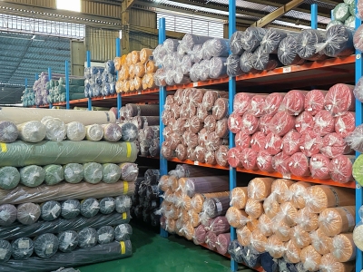 Vì Sao Nhiều Xưởng May Ưu Tiên Nguồn Vải Có Sẵn Hàng Ổn Định?
