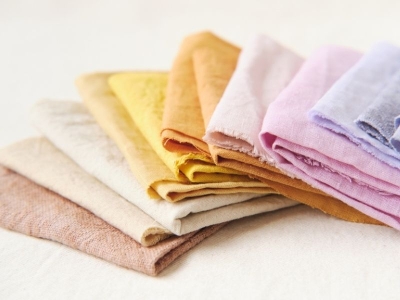 Thời Tiết Mưa Ẩm Kéo Dài: Shop Thời Trang Đang Ưu Tiên Nhập Những Loại Vải Nào?